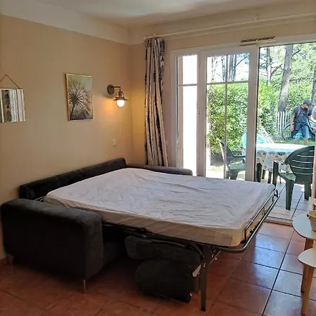 Maisonnette Mitoyenne 2 Etoiles Paisible Piscine Ocean Lac Velo Marche Ideal Pour Tous Lacanau Exterior photo