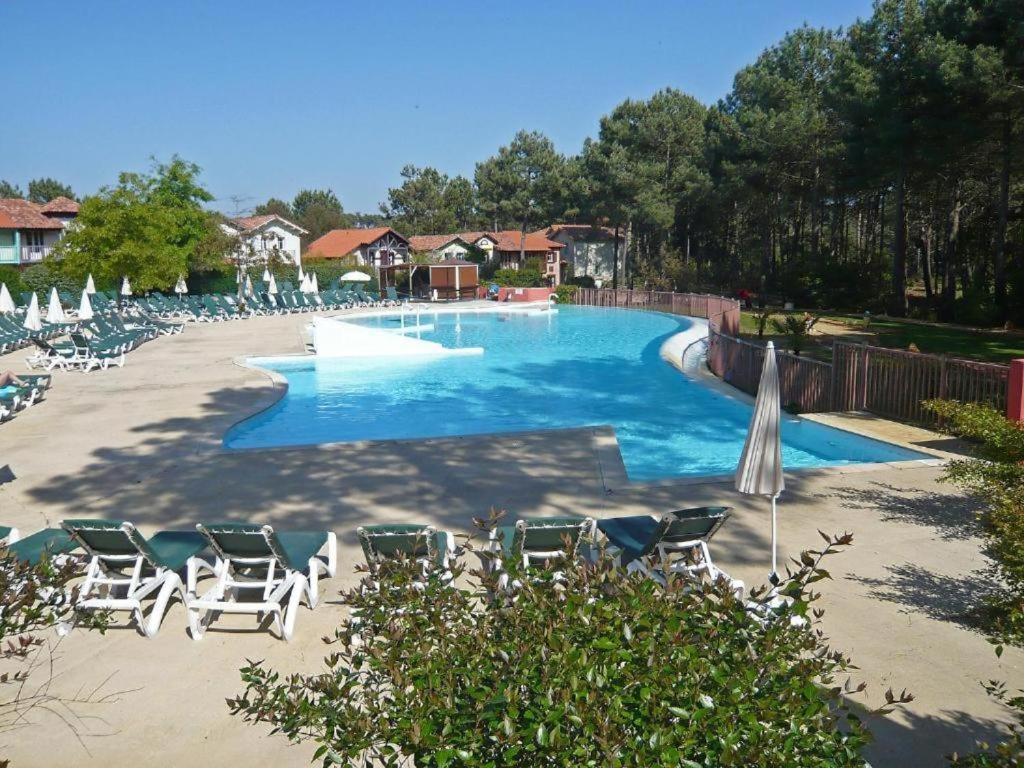 Petite Maisonnette Mitoyenne, Jardin Avec Terrasse Vue Pins Et Golf, Au Milieu De La Pinède, Piscine Chauffée