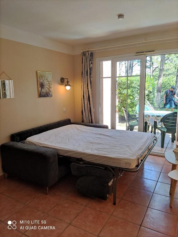 Сasa de vacaciones Petite Maisonnette Mitoyenne, Jardin Avec Terrasse Vue Pins Et Golf, Au Milieu De La Pinède, Piscine Chauffée Lacanau